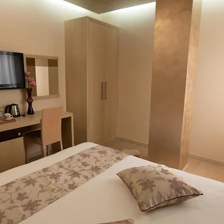 Bed & Breakfast Scallop Self Check-in 4*