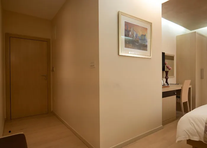 Bed & Breakfast Scallop Self Check-in 4*