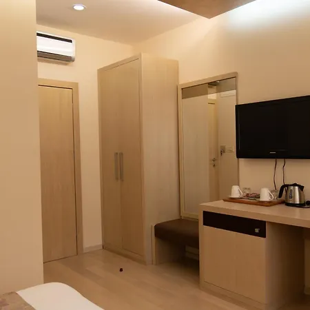 Scallop Rooms Self Check-In krevet i doručak 4*